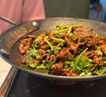 Stir-Fried Beef with Yellow Onion