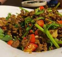 Stir-Fried Beef with Yellow Onion