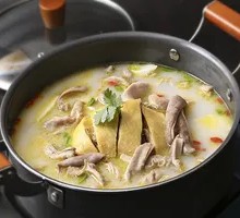 Pepper Pork Stomach Chicken Hot Pot