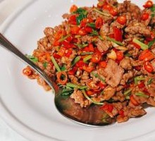 Stir-Fried Beef with Yellow Onion