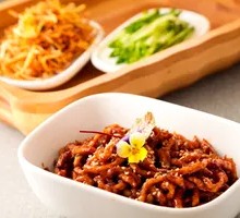 Beijing-style Shredded Pork in Soy Sauce