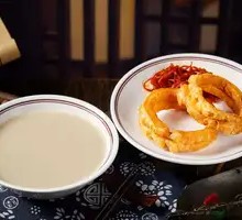 Soybean Juice with Fried Dough Rings