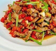 Stir-fried Yellow Beef with Camellia Oil