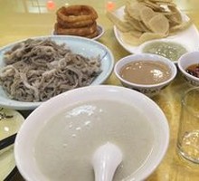 Beijing-style Tofu Juice with Crispy Dough Rings