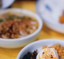 Tofu pudding with rice noodles