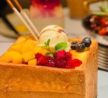 Fresh Fruit Ice Cream French Toast