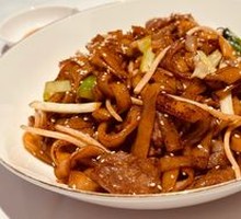 Dry-Fried Beef Rice Noodles