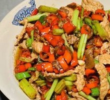 Stir-Fried Beef with Yellow Onion