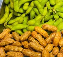 Boiled peanuts and edamame