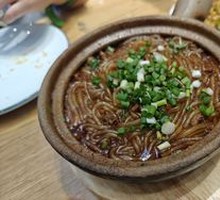 Spicy Pork Vermicelli in Clay Pot