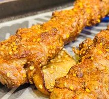 Charcoal-grilled beef short rib skewers (2 pieces)