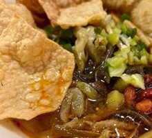 Fried Pork Trotter Luosifen