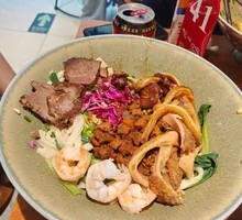 Family Feast Oil-Poured Noodles