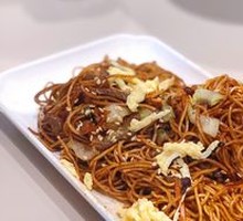 Dry-Fried Beef with Soy Sauce Noodles