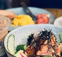 Grilled Salmon and Wind Bowl