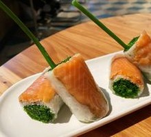 Salmon Spring Rolls