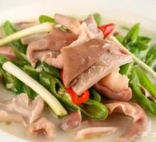 Stir-fried Pig's Tripe with Green Chili