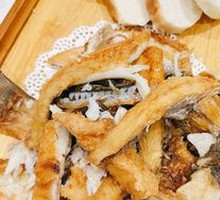 Shredded Sea Bass with Wanggezhuang Steamed Bun