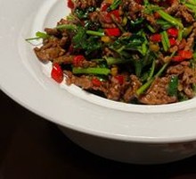 Stir-Fried Beef with Yellow Onion