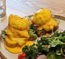 Avocado Salmon Benedict Egg