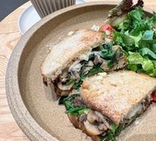 Sautéed Spinach and Mushroom Sandwich