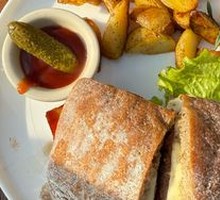 Uruguayan Steak Sandwich