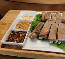 Hand-grabbed Lamb Ribs