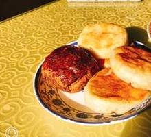 Braised Pork in Flatbread