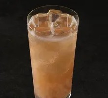 Tawan Ice Shaken Peach Oolong Tea