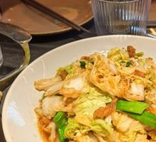 Stir-fried Napa cabbage with pork cracklings