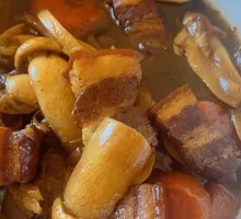 Braised Pork with Enoki Mushrooms