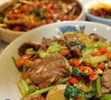 Stir-Fried Beef with Yellow Onion