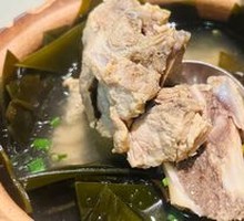 Horse Hoof Seaweed Pig Bone Stew