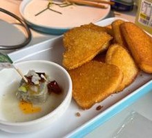Fried Steamed Bread with Stinky Tofu