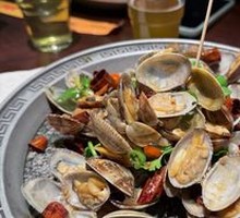 Spicy Stir-Fried Clams