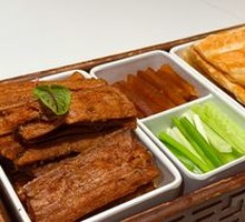 Crispy pancakes with hairtail fish