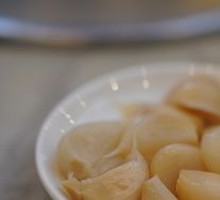 Sweet Pickled Garlic