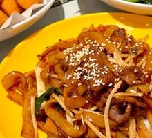 Dry-Fried Beef Rice Noodles