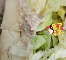 Aromatic Tuna Sandwich