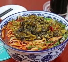 Sour Cabbage Beef Noodles