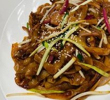 Stir-Fried Beef Rice Noodles