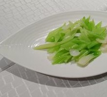 Stir-Fried Celery with Lily Bulbs