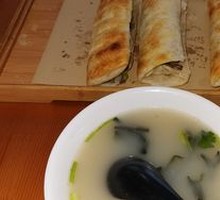 Donkey Meat Fire Cake with Clear Soup