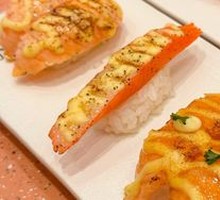 Grilled Black Pepper Salmon Sushi