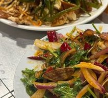 Spicy Stir-Fried Clams