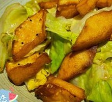 Nang Stir-Fried Cabbage