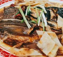 Beijing-style Fish Head with Flatbread