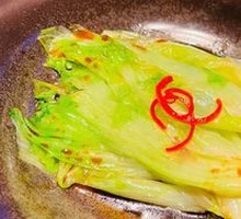 Classic soy sauce-steamed lettuce