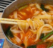 Tomato Snowflake Beef Brisket Rice Noodles