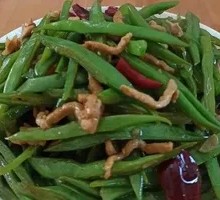Stir-Fried Bean Noodles with Pork Shreds